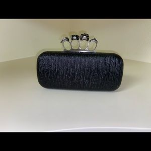 Skull Knuckle Clutch